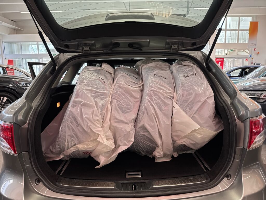 Toyota Avensis 2010 Harmaa