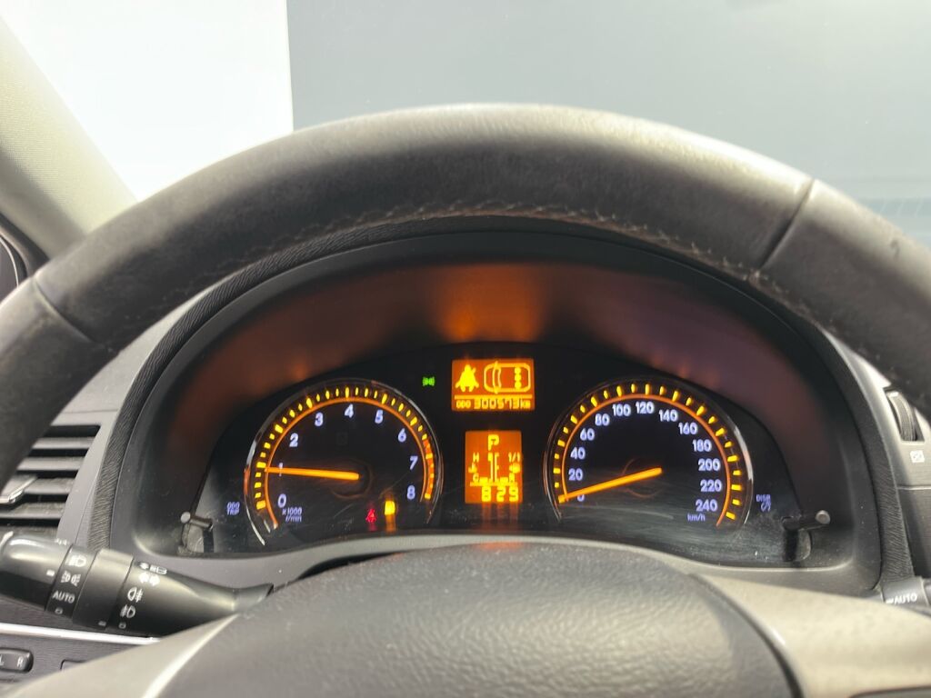 Toyota Avensis 2010 Sininen