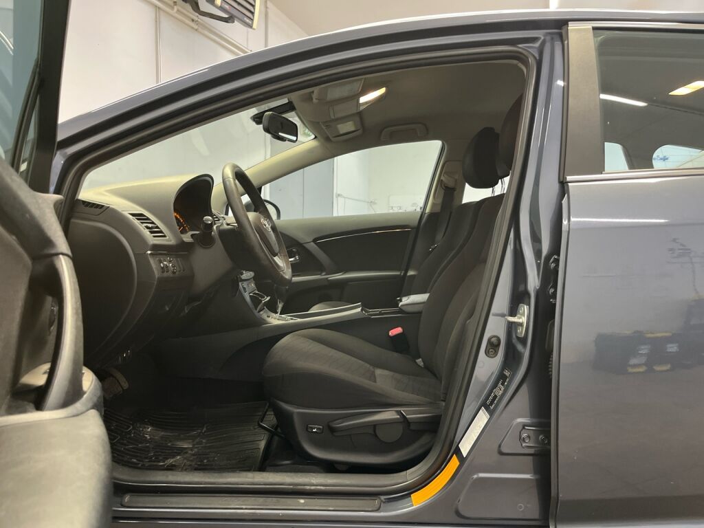 Toyota Avensis 2010 Sininen