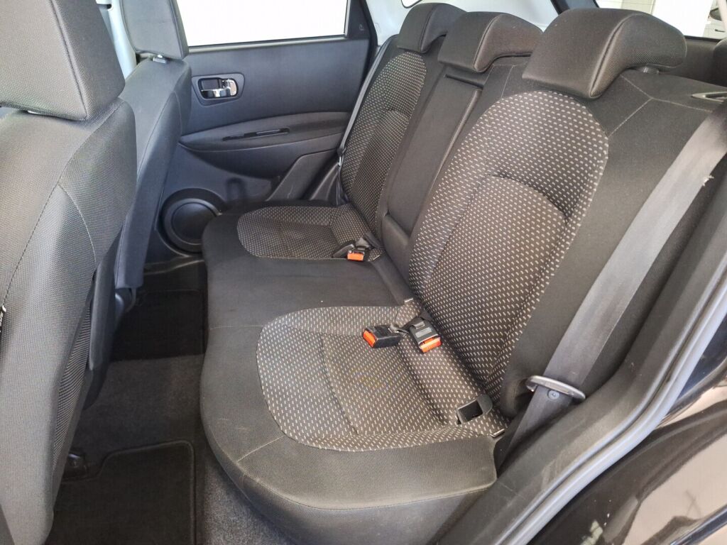 Nissan Qashqai 2010 Musta