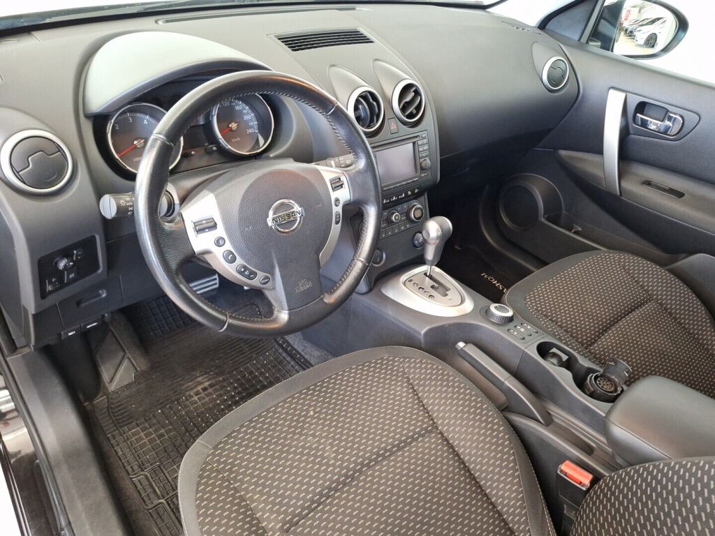Nissan Qashqai 2010 Musta