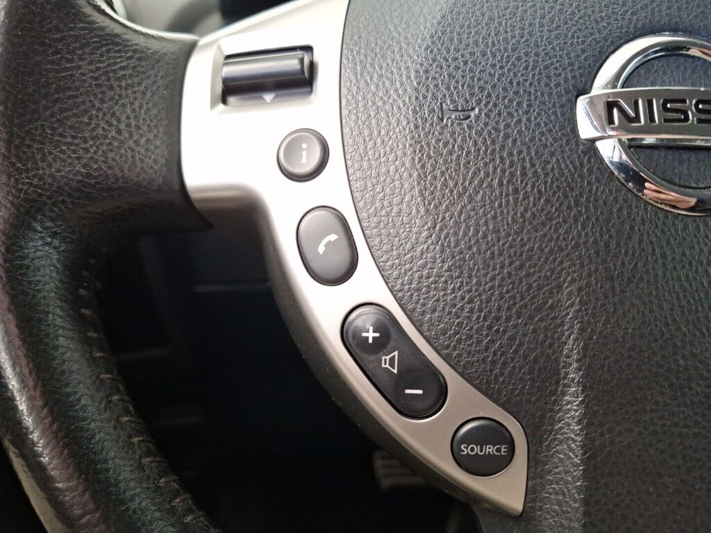 Nissan Qashqai 2010 Musta