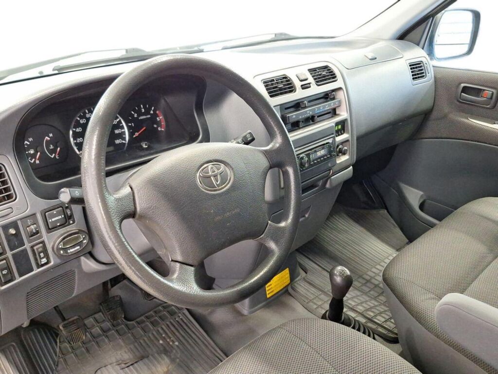 Toyota Hiace 2010 Vihreä