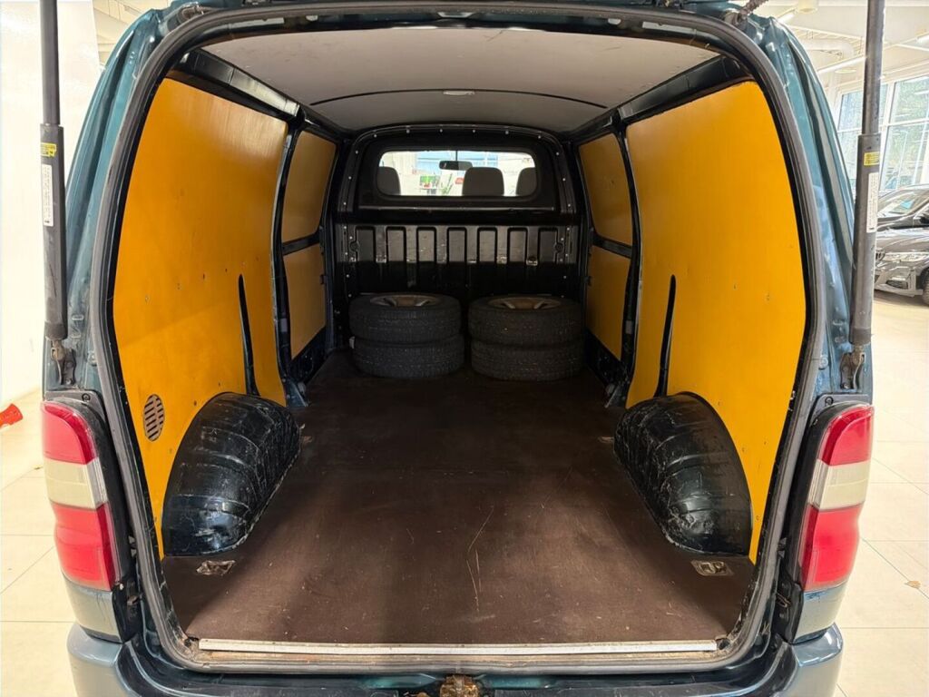 Toyota Hiace 2010 Vihreä