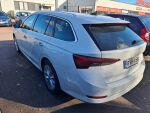 Skoda Octavia 2023 Valkoinen