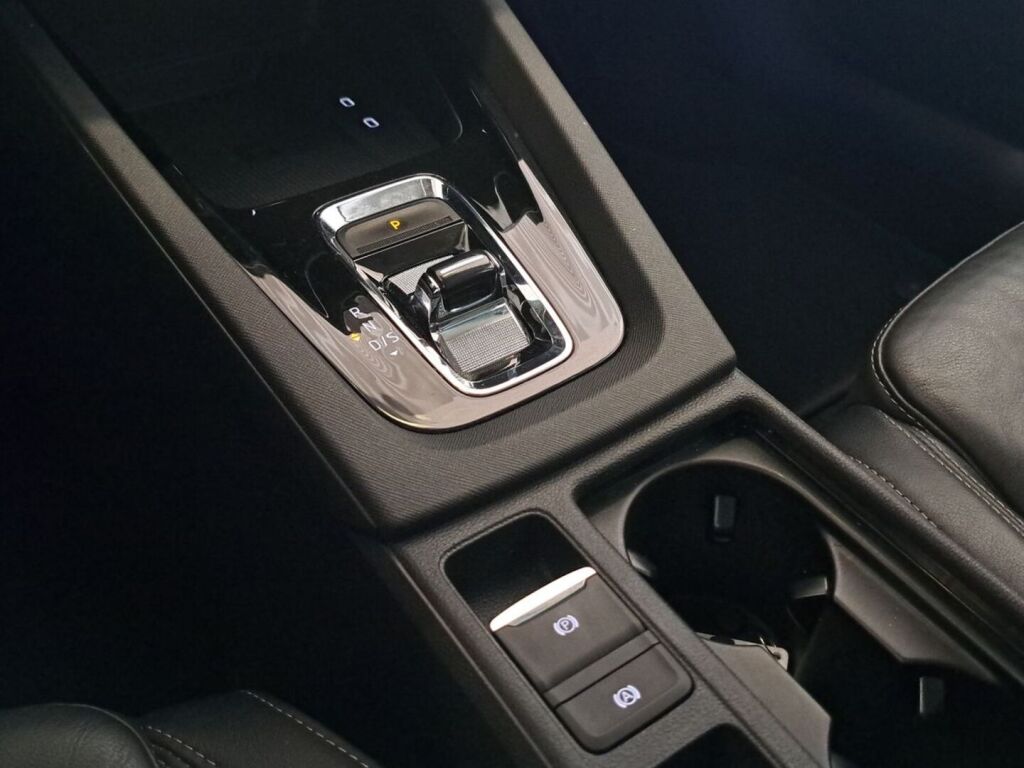 Skoda Octavia 2023 Valkoinen