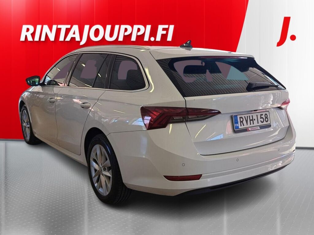 Skoda Octavia 2023 Valkoinen