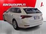 Skoda Octavia 2023 Valkoinen