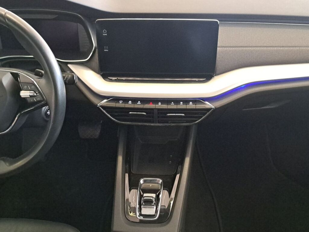 Skoda Octavia 2023 Valkoinen