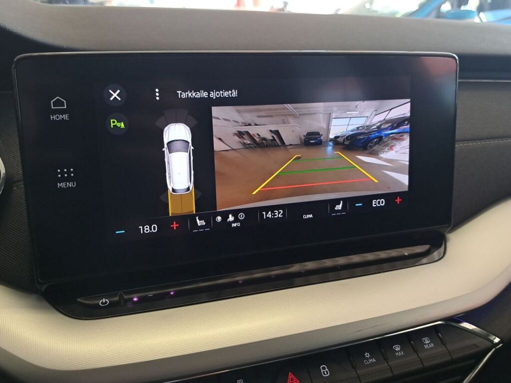 Skoda Octavia 2023 Valkoinen