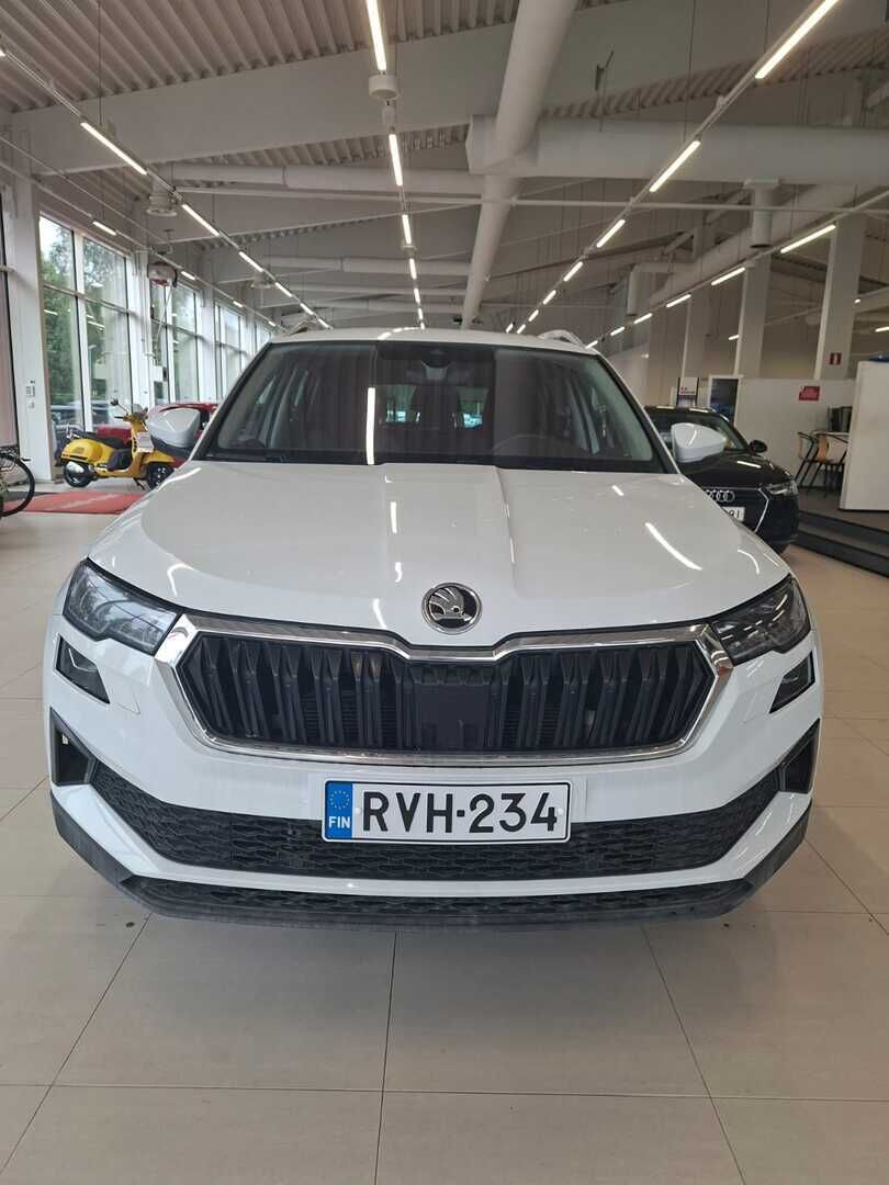Skoda Karoq 2024 Valkoinen