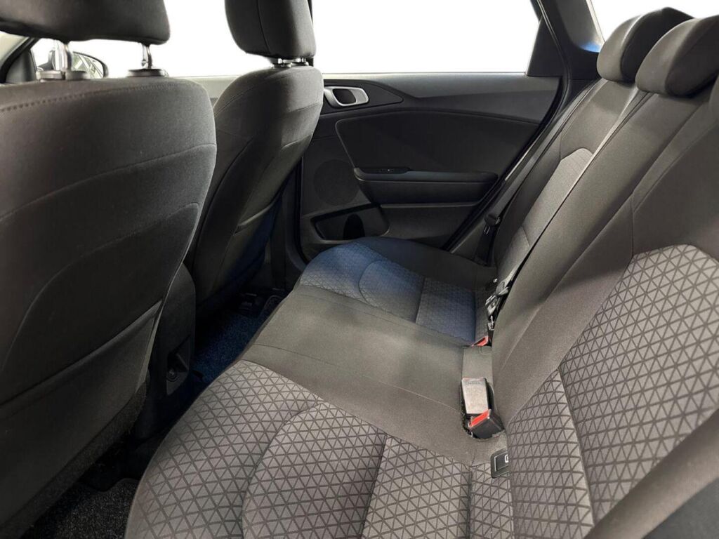 Kia Ceed 2023 Harmaa