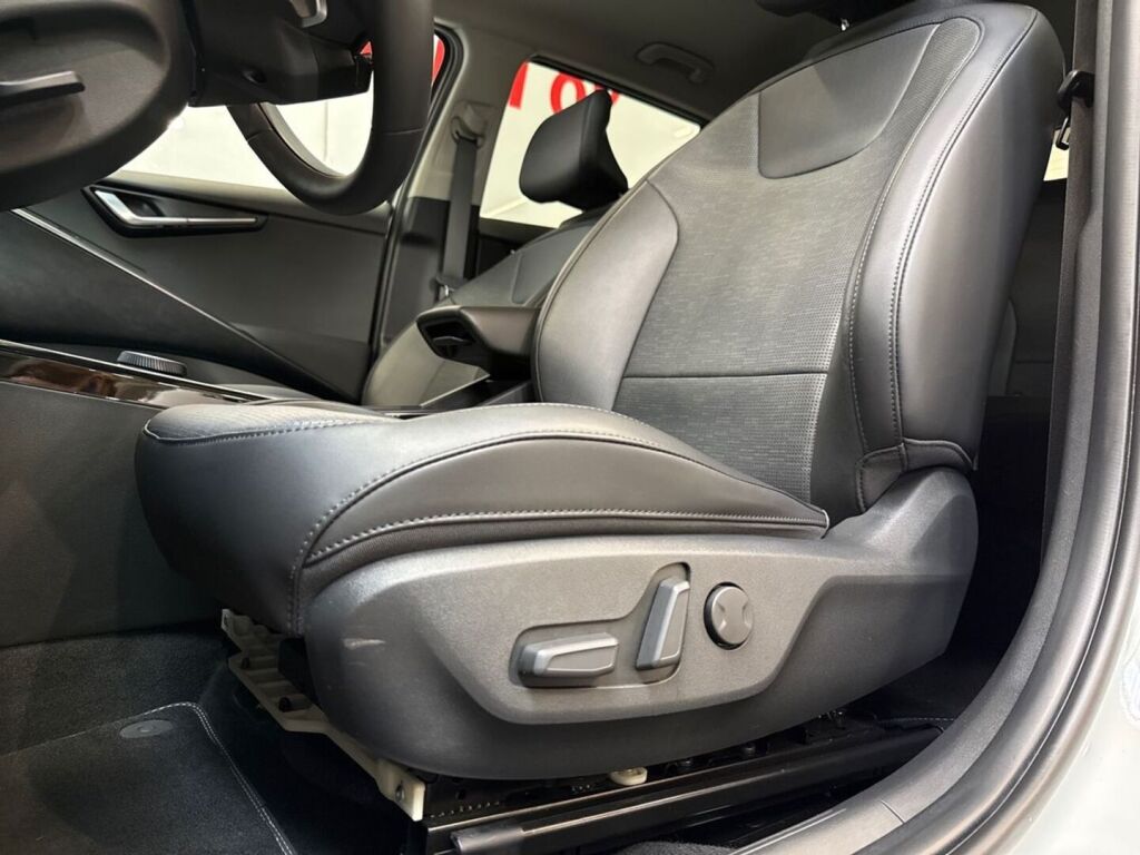 Kia Niro 2025 Valkoinen