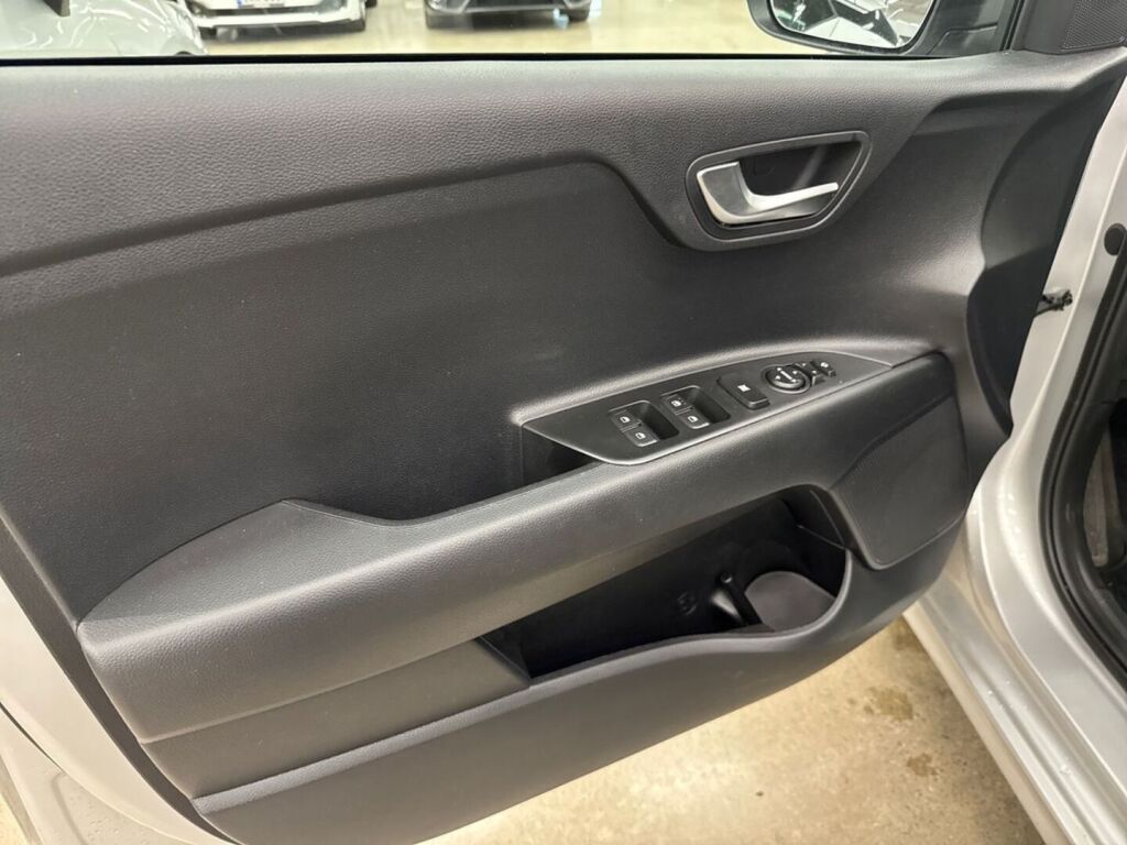 Kia Rio 2024 Harmaa