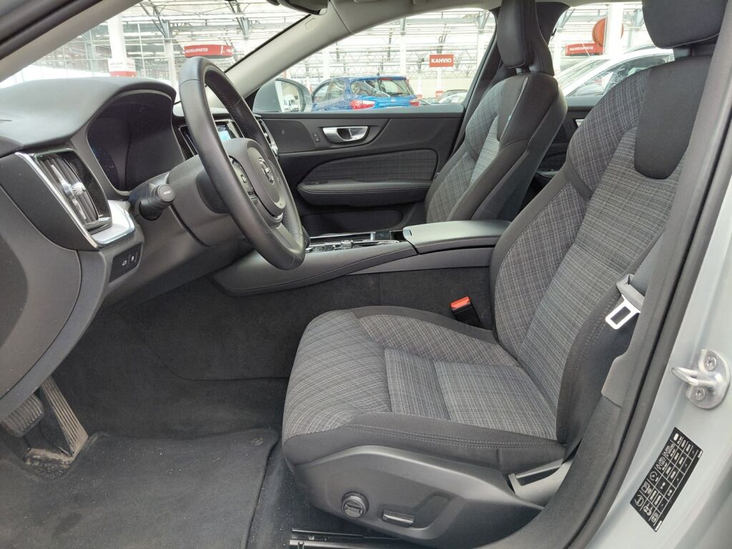 Volvo V60 2024 Harmaa