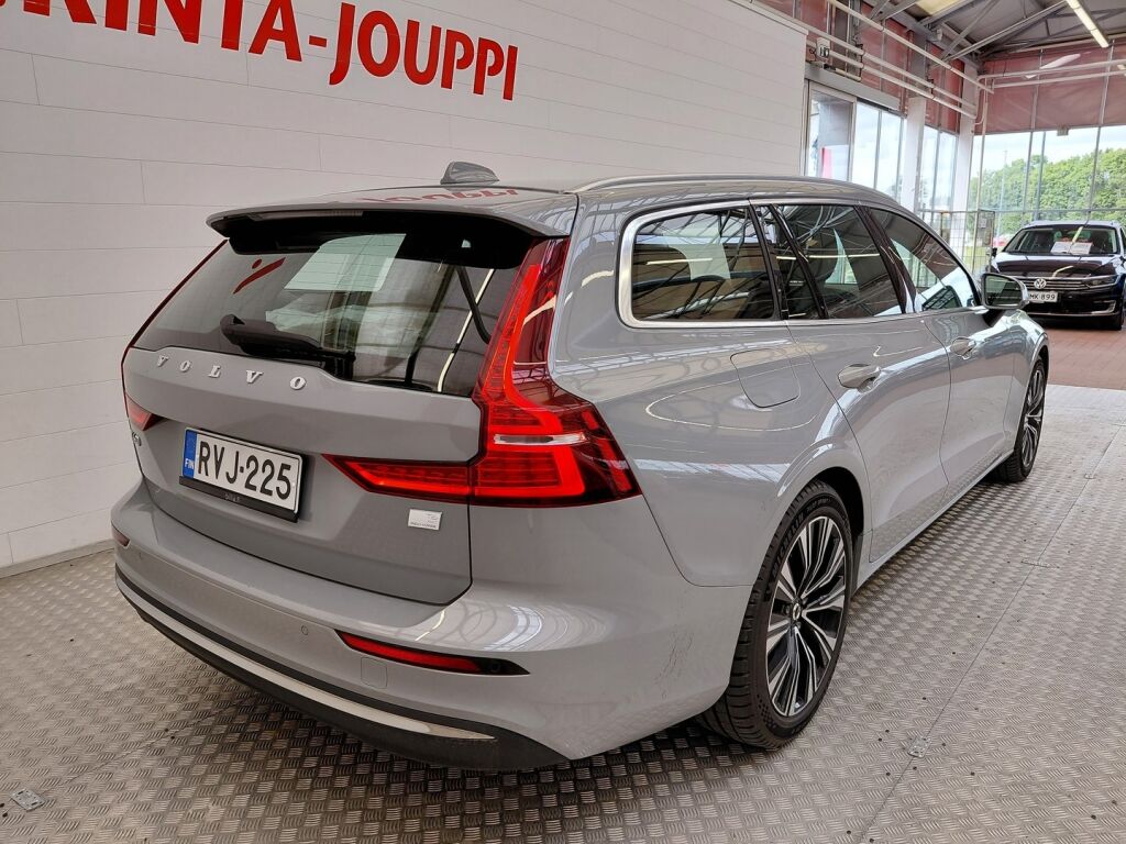 Volvo V60 2024 Harmaa