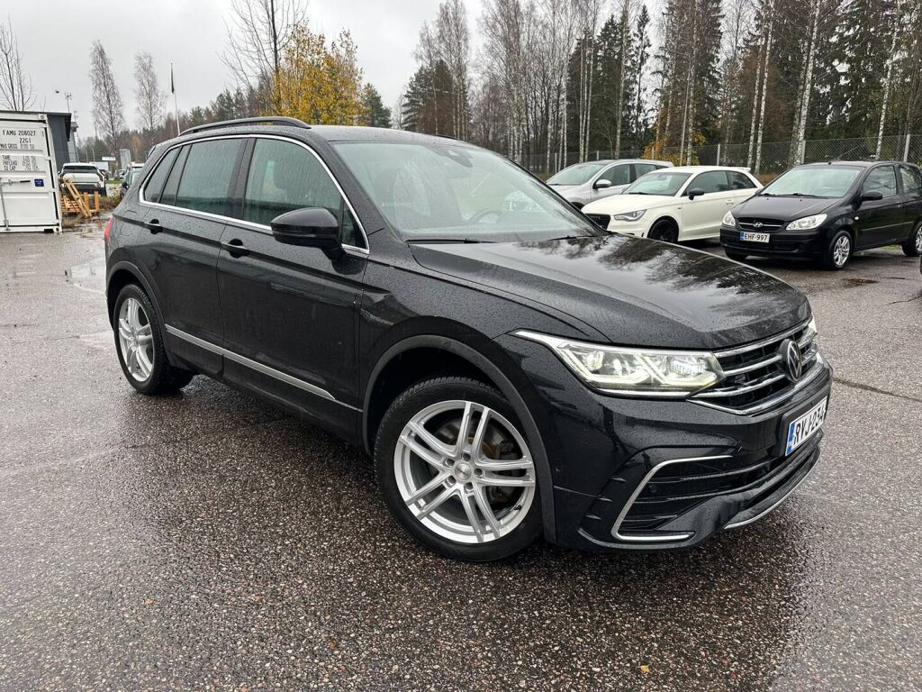 Volkswagen Tiguan 2023 Musta