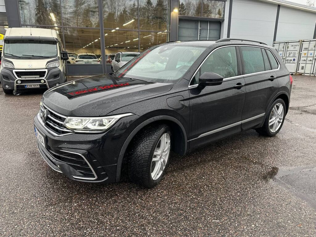 Volkswagen Tiguan 2023 Musta