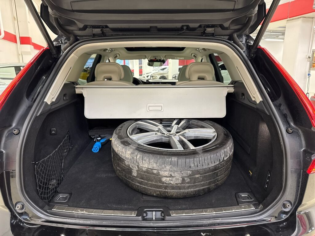 Volvo XC60 2019 Musta