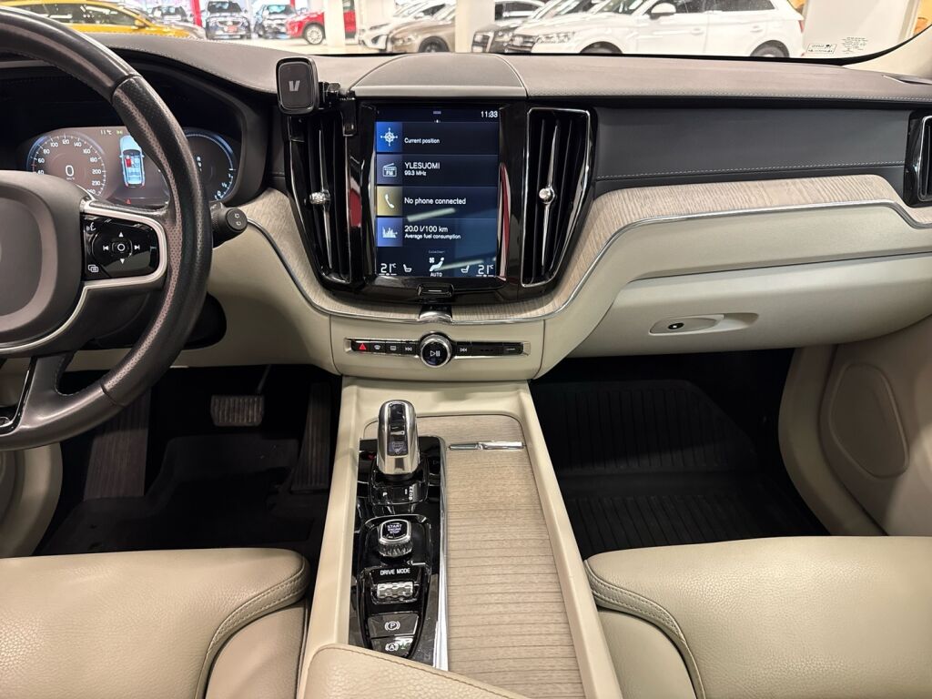 Volvo XC60 2019 Musta