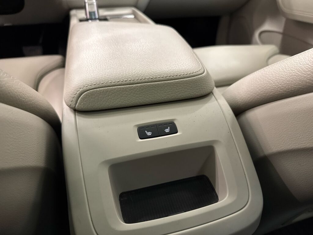 Volvo XC60 2019 Musta