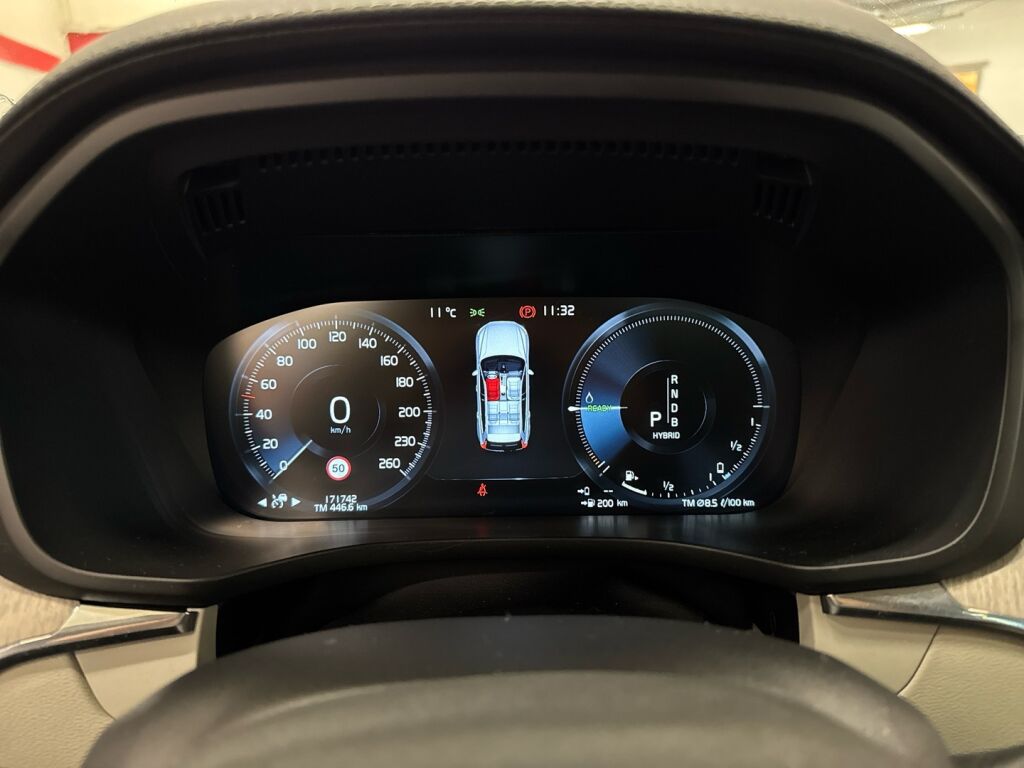 Volvo XC60 2019 Musta