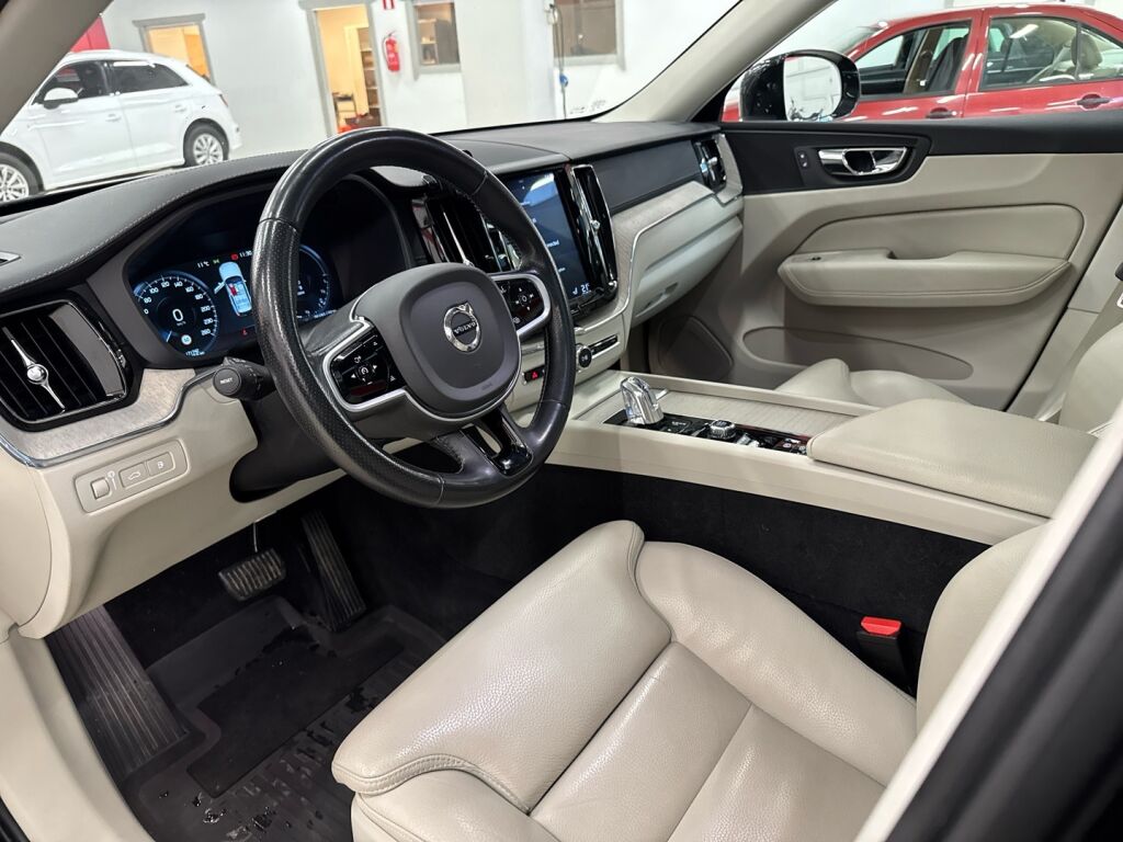 Volvo XC60 2019 Musta