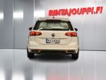 Volkswagen Passat 2021 Valkoinen