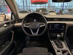 Volkswagen Passat 2021 Valkoinen