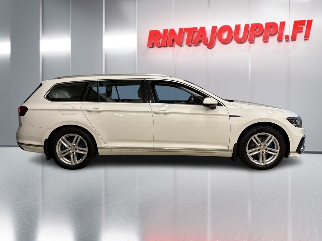 Volkswagen Passat 2021 Valkoinen