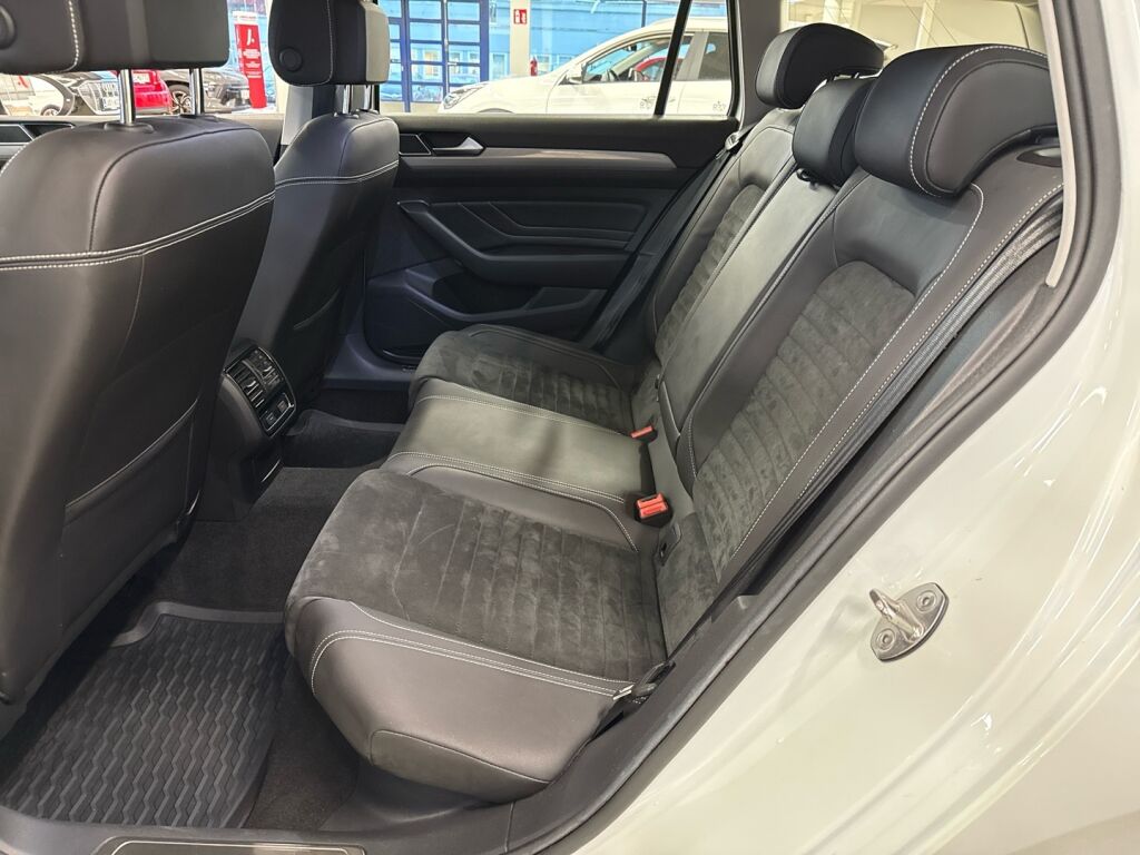 Volkswagen Passat 2021 Valkoinen