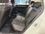 Volkswagen Passat 2021 Valkoinen