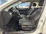 Volkswagen Passat 2021 Valkoinen