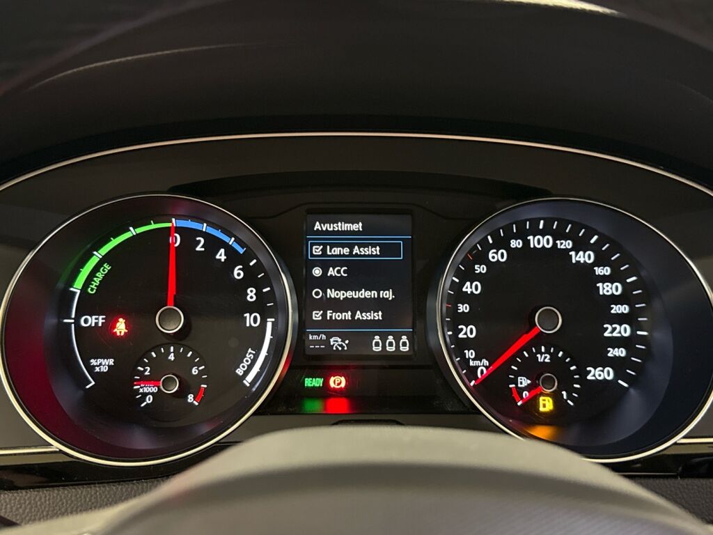 Volkswagen Passat 2021 Valkoinen