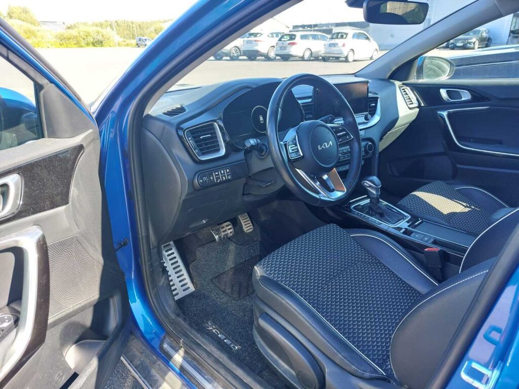 Kia XCeed 2023 Sininen