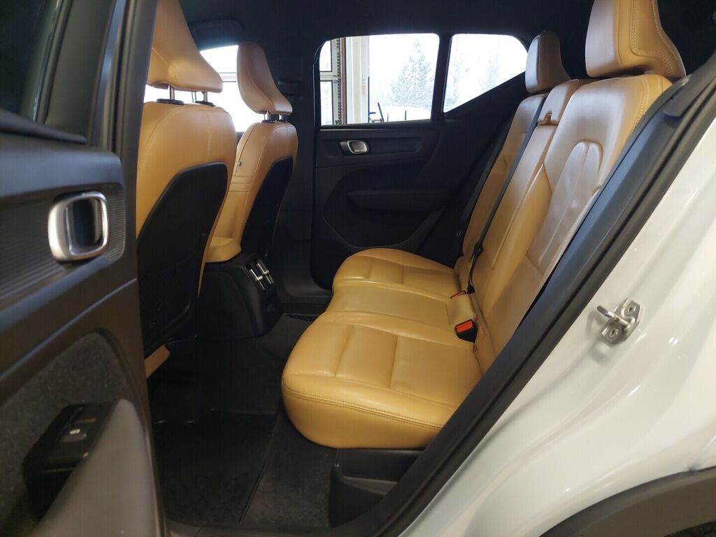 Volvo XC40 2021 Sininen