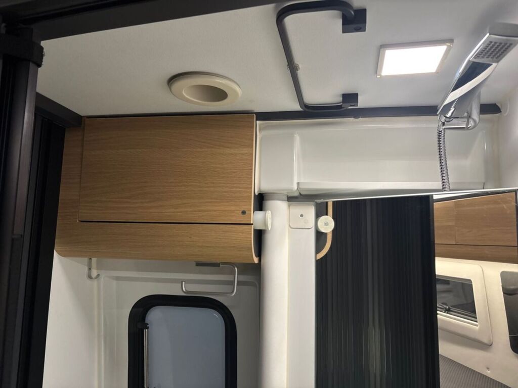 Adria TWIN MAX 680 SLB 2024 Harmaa