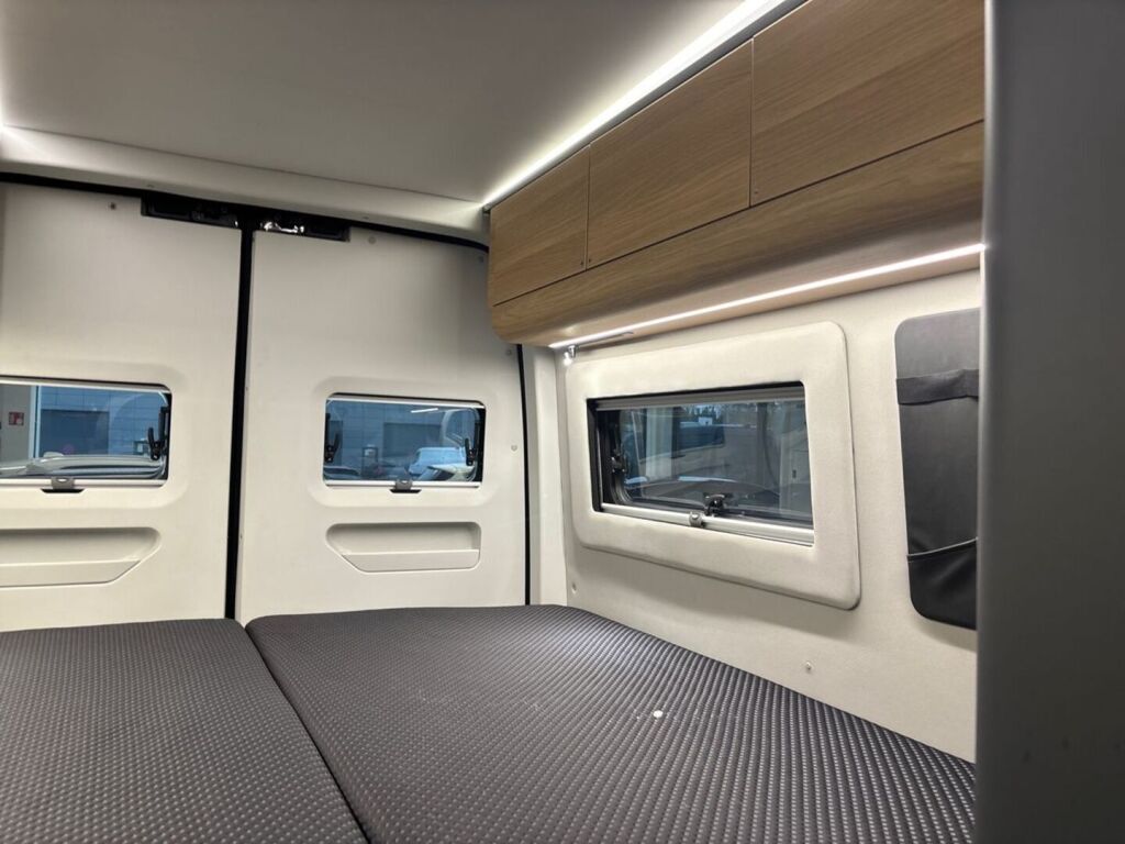 Adria TWIN MAX 680 SLB 2024 Harmaa