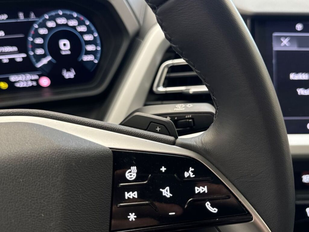 Audi Q4 e-tron 2024 Valkoinen metalli(Glacier White)