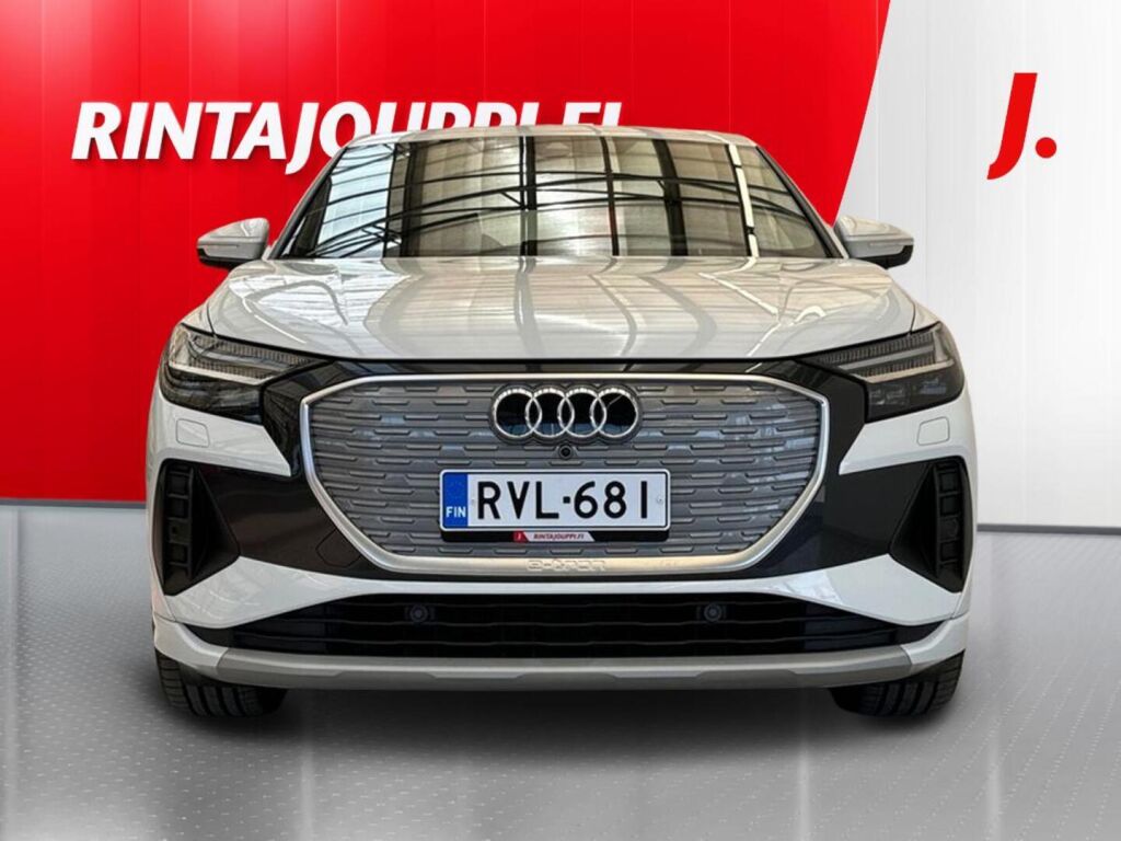 Audi Q4 e-tron 2024 Valkoinen metalli(Glacier White)