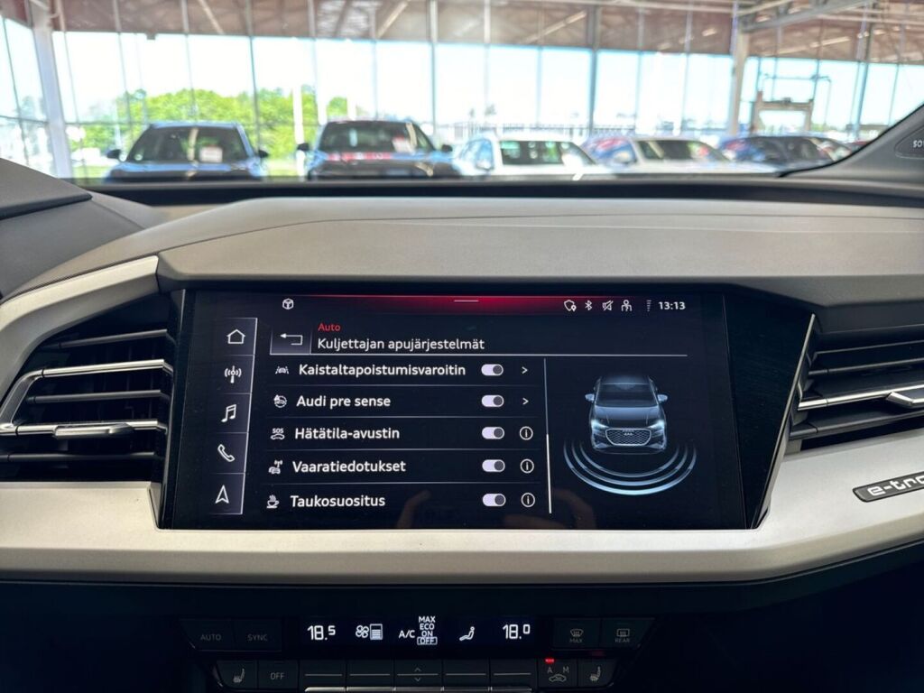Audi Q4 e-tron 2024 Valkoinen metalli(Glacier White)