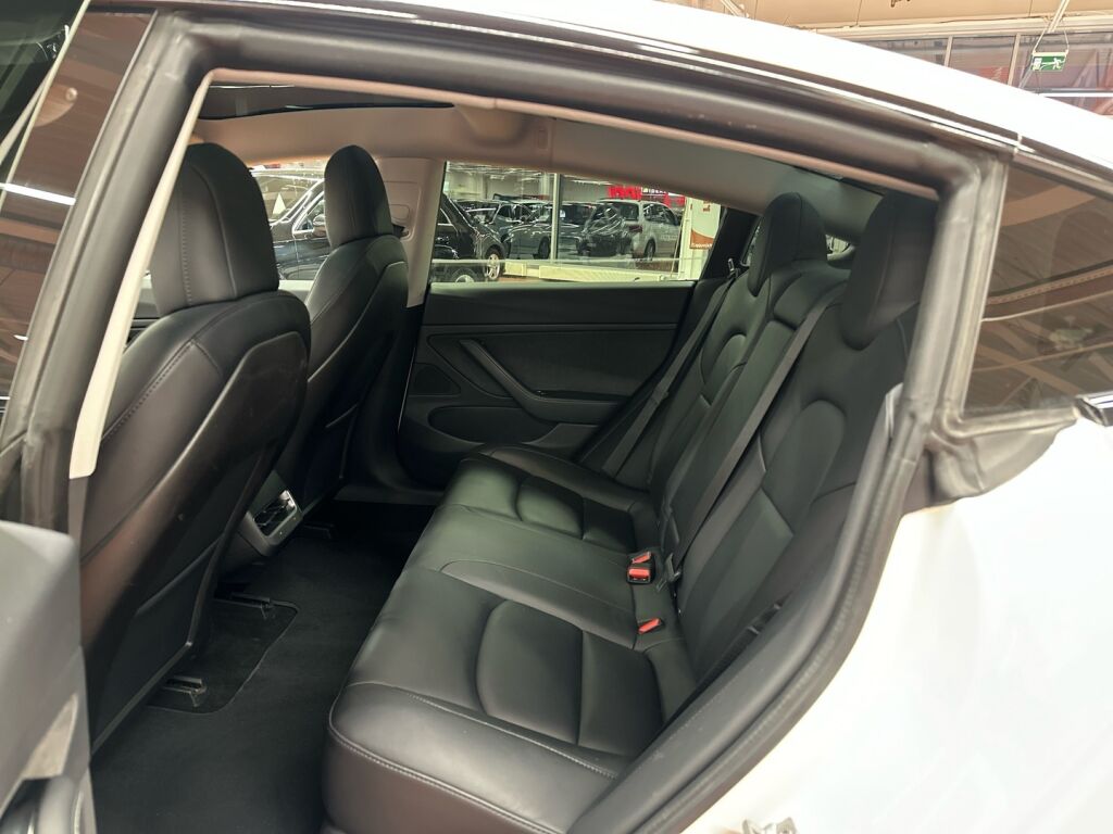 Tesla Model 3 2020 Valkoinen