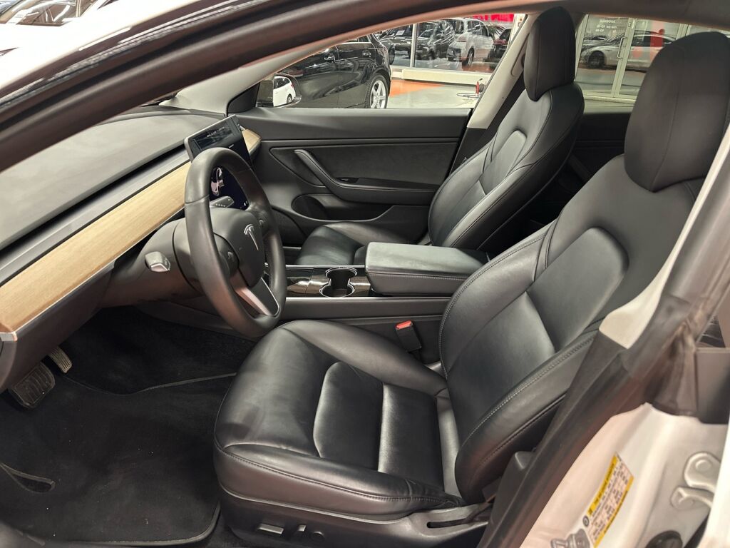 Tesla Model 3 2020 Valkoinen