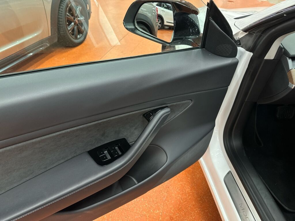 Tesla Model 3 2020 Valkoinen