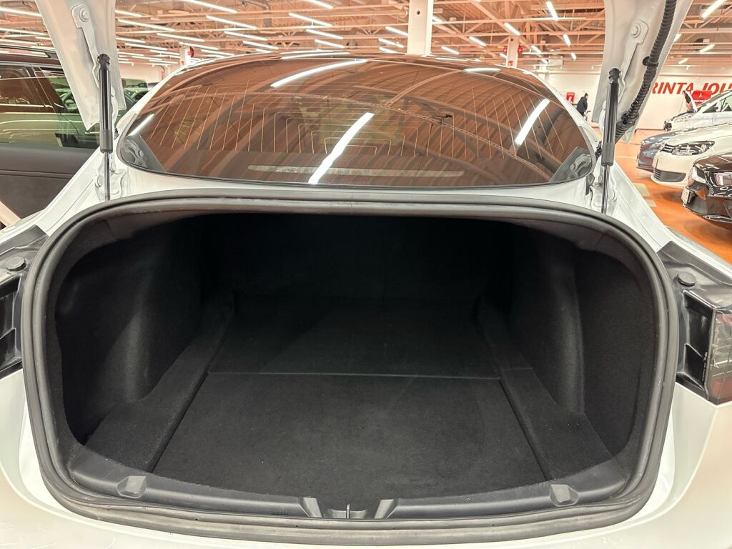 Tesla Model 3 2020 Valkoinen