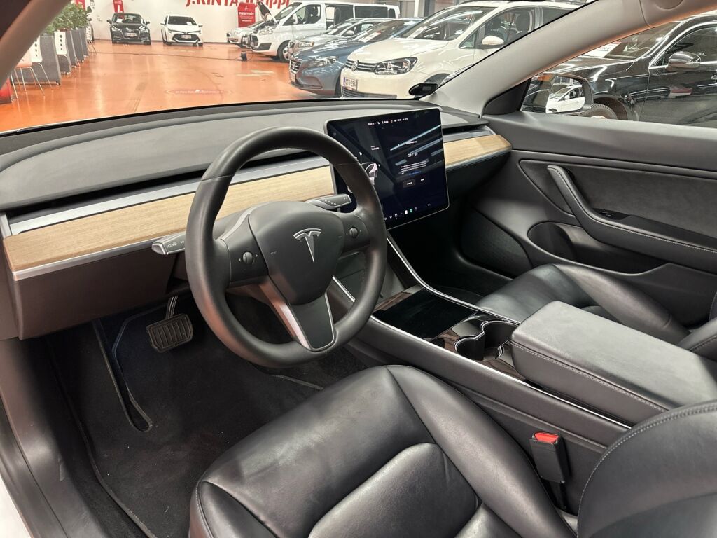 Tesla Model 3 2020 Valkoinen