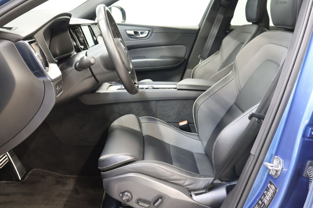 Volvo XC60 2020 Sininen