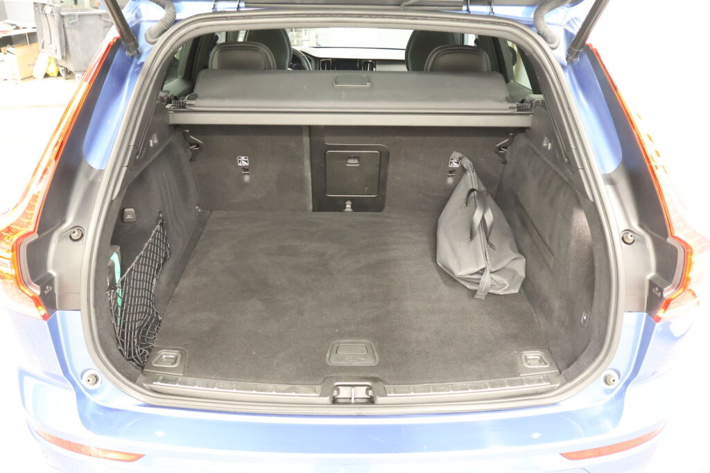Volvo XC60 2020 Sininen