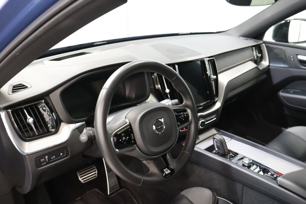 Volvo XC60 2020 Sininen