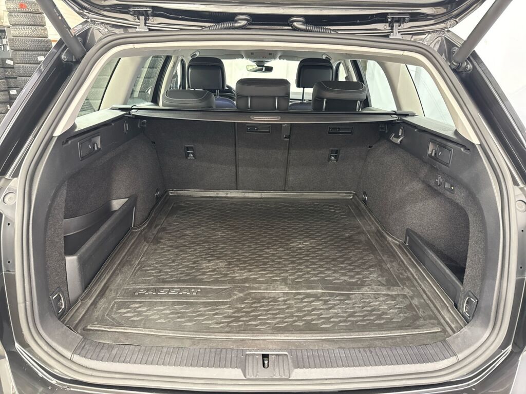 Volkswagen Passat 2021 Harmaa